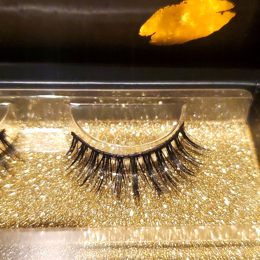 Lashes - Picture 2 of 2